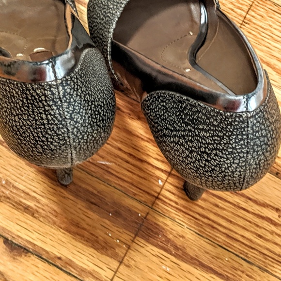 BCBG heels - Picture 4 of 4